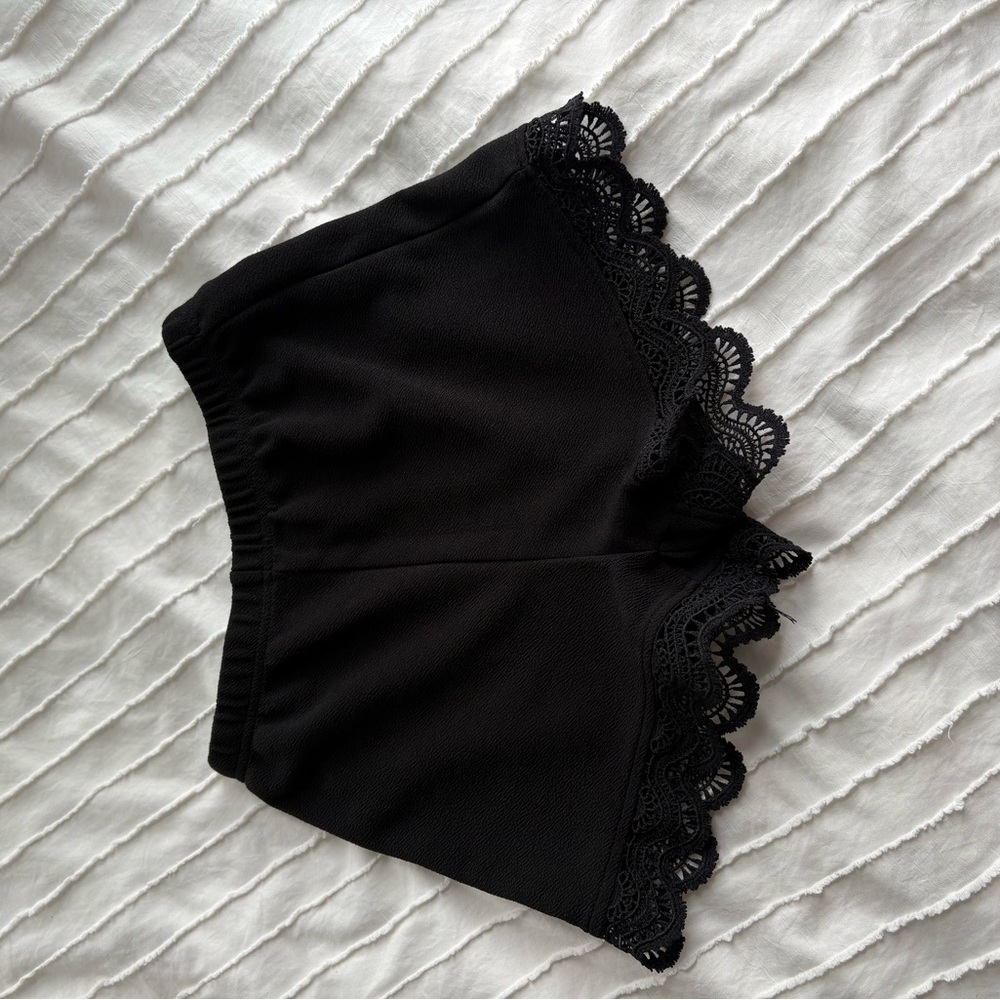 H&M Black Lace Trim Shorts, adjustable & elastic waist, great condition